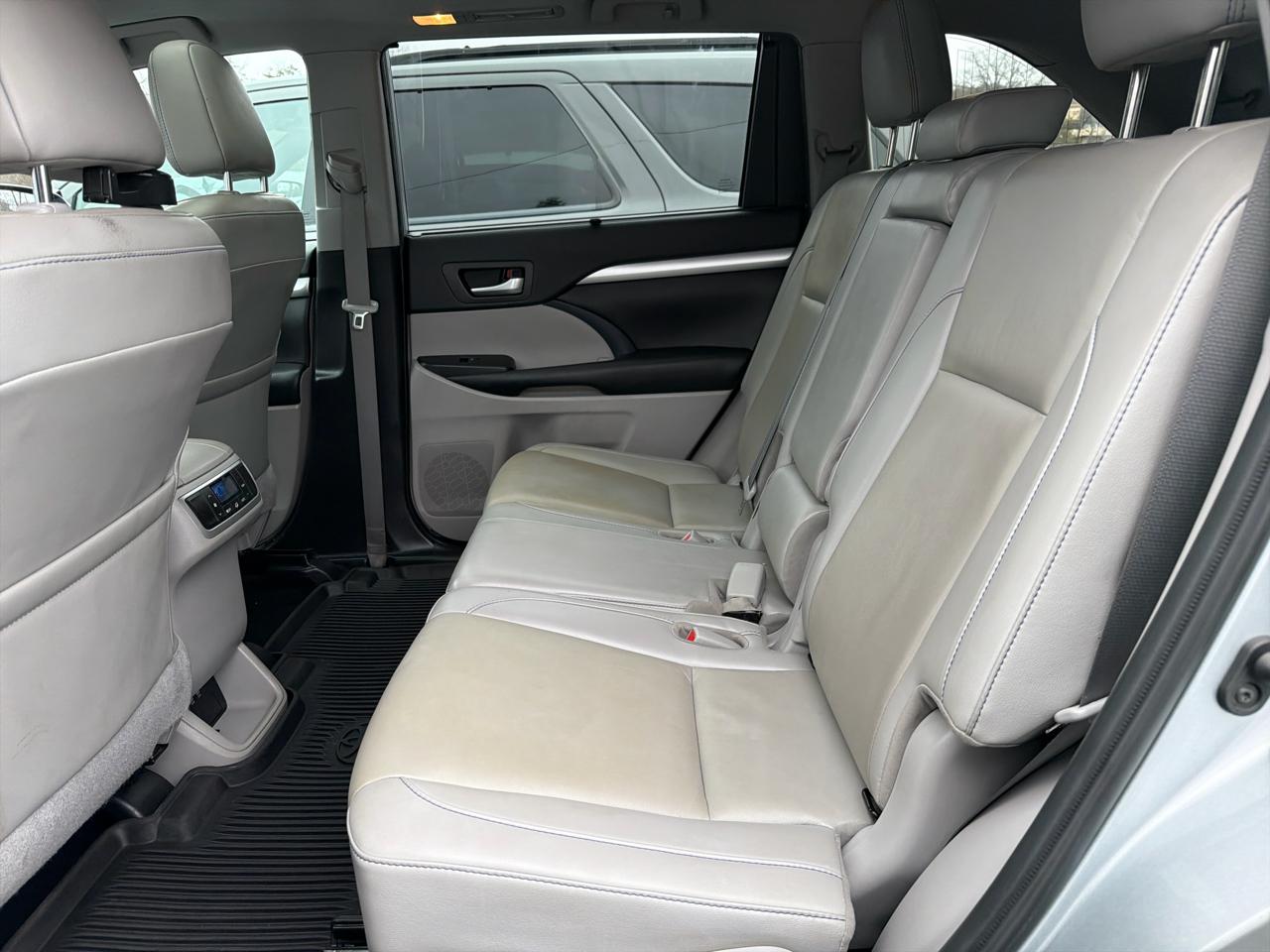 Toyota Highlander XLE V6 AWD (Natl) 2019