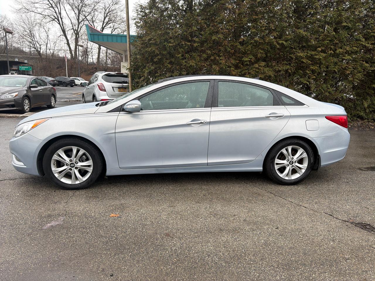 Hyundai Sonata 4dr Sdn 2.4L Auto Limited 2013