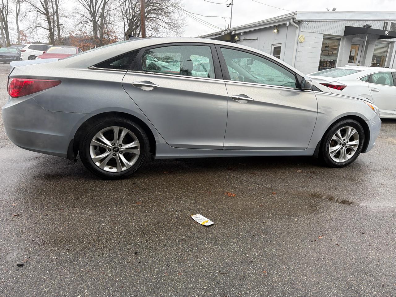 Hyundai Sonata 4dr Sdn 2.4L Auto Limited 2013