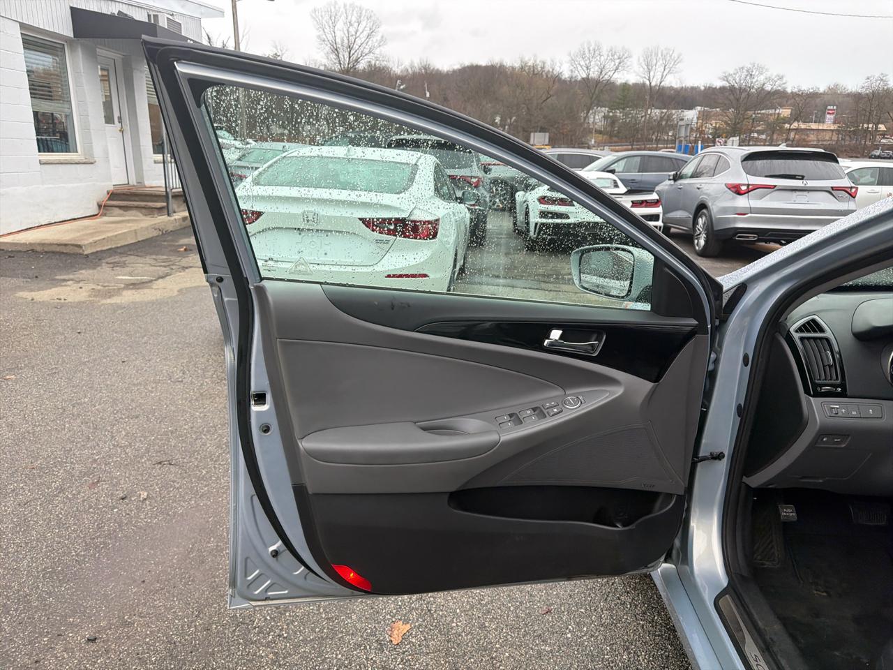 Hyundai Sonata 4dr Sdn 2.4L Auto Limited 2013