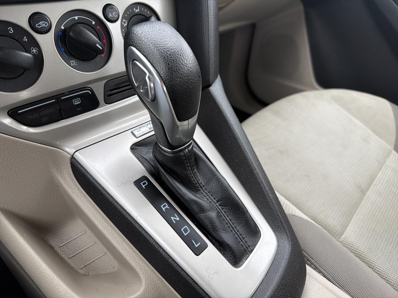 Ford Focus 5dr HB SE 2014