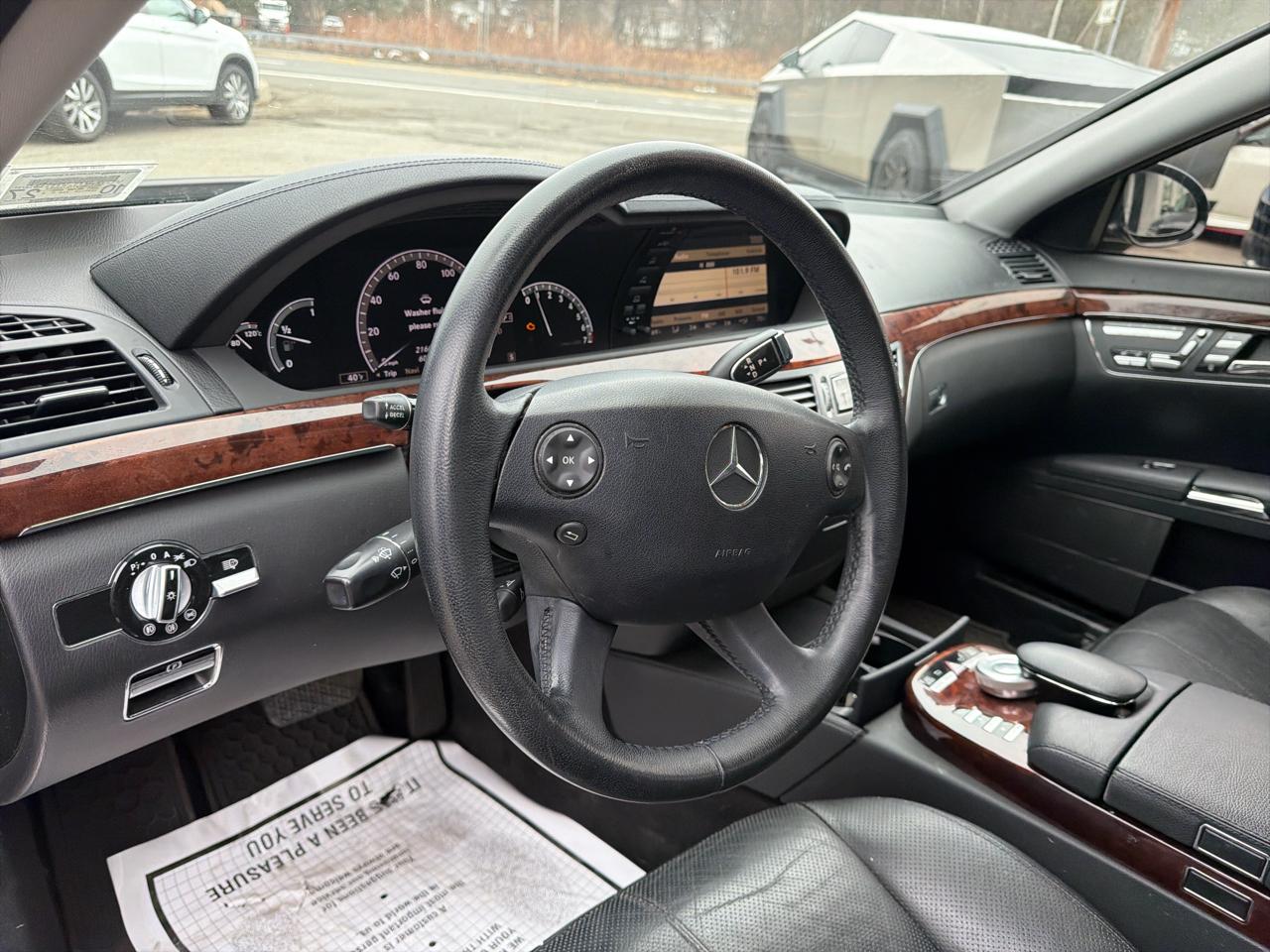 Mercedes-Benz S-Class 4dr Sdn 5.5L V8 4MATIC 2007