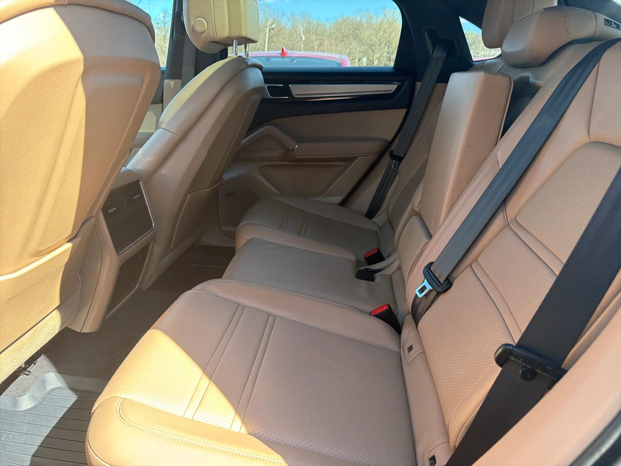 Porsche Cayenne Coupe AWD 2023