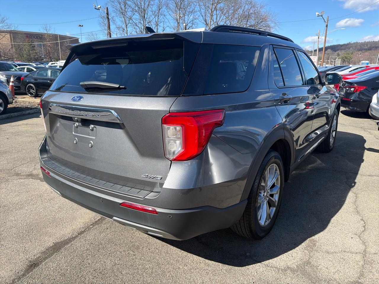 Ford Explorer XLT 2023