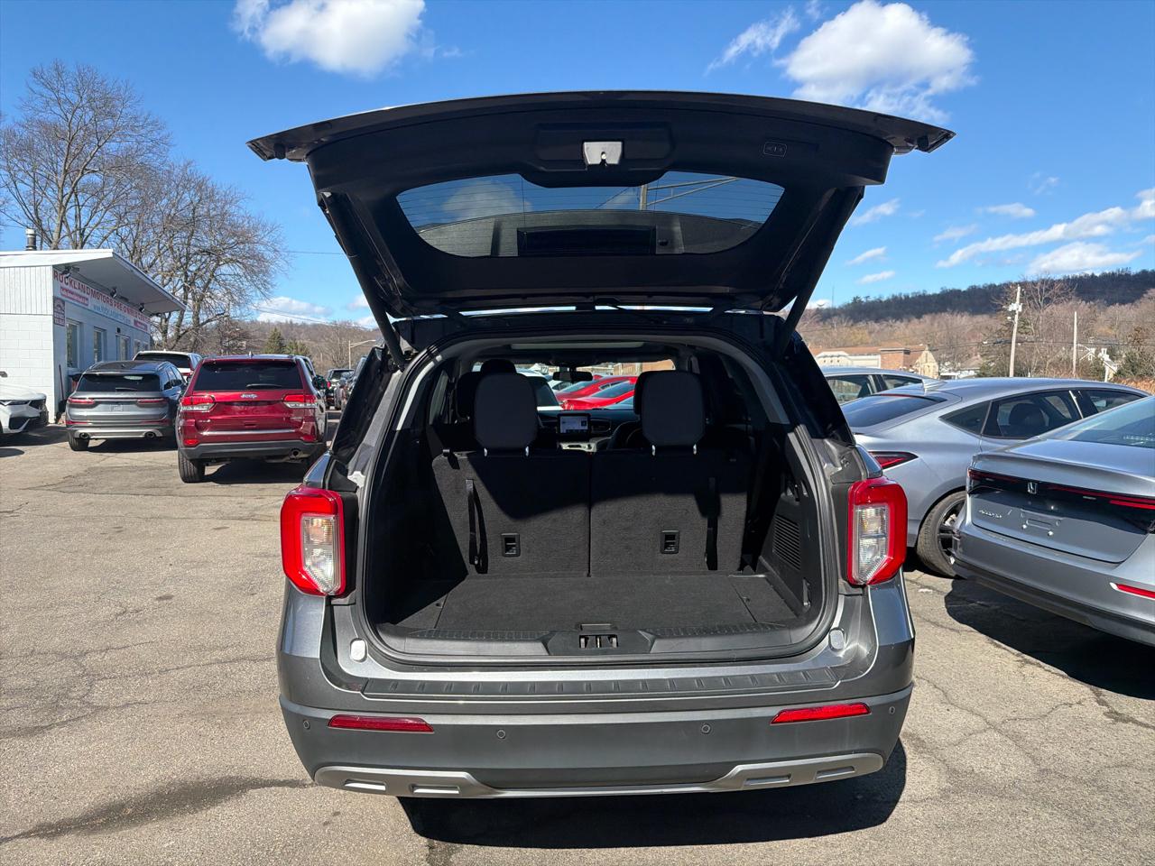 Ford Explorer XLT 2023