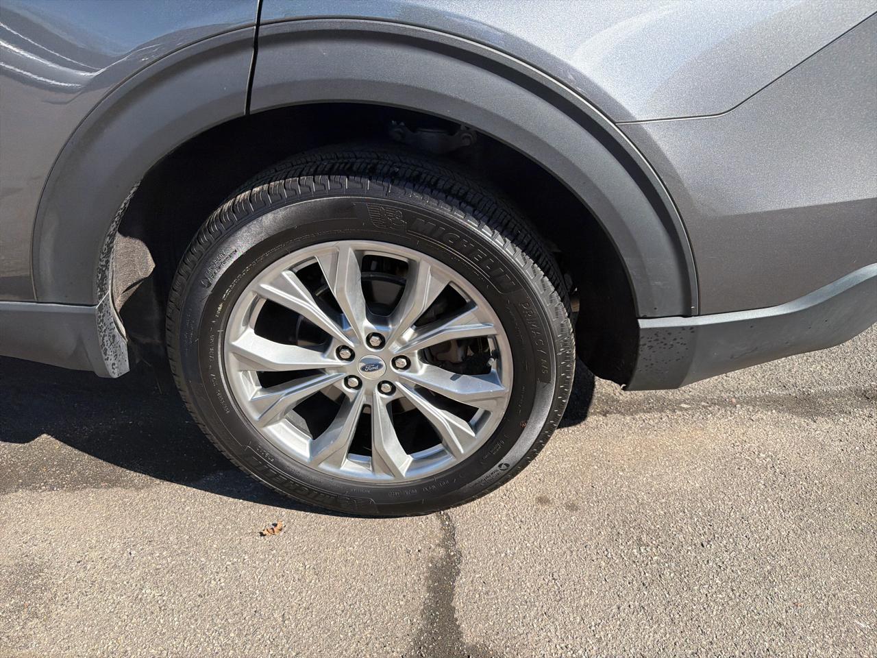 Ford Explorer XLT 2023