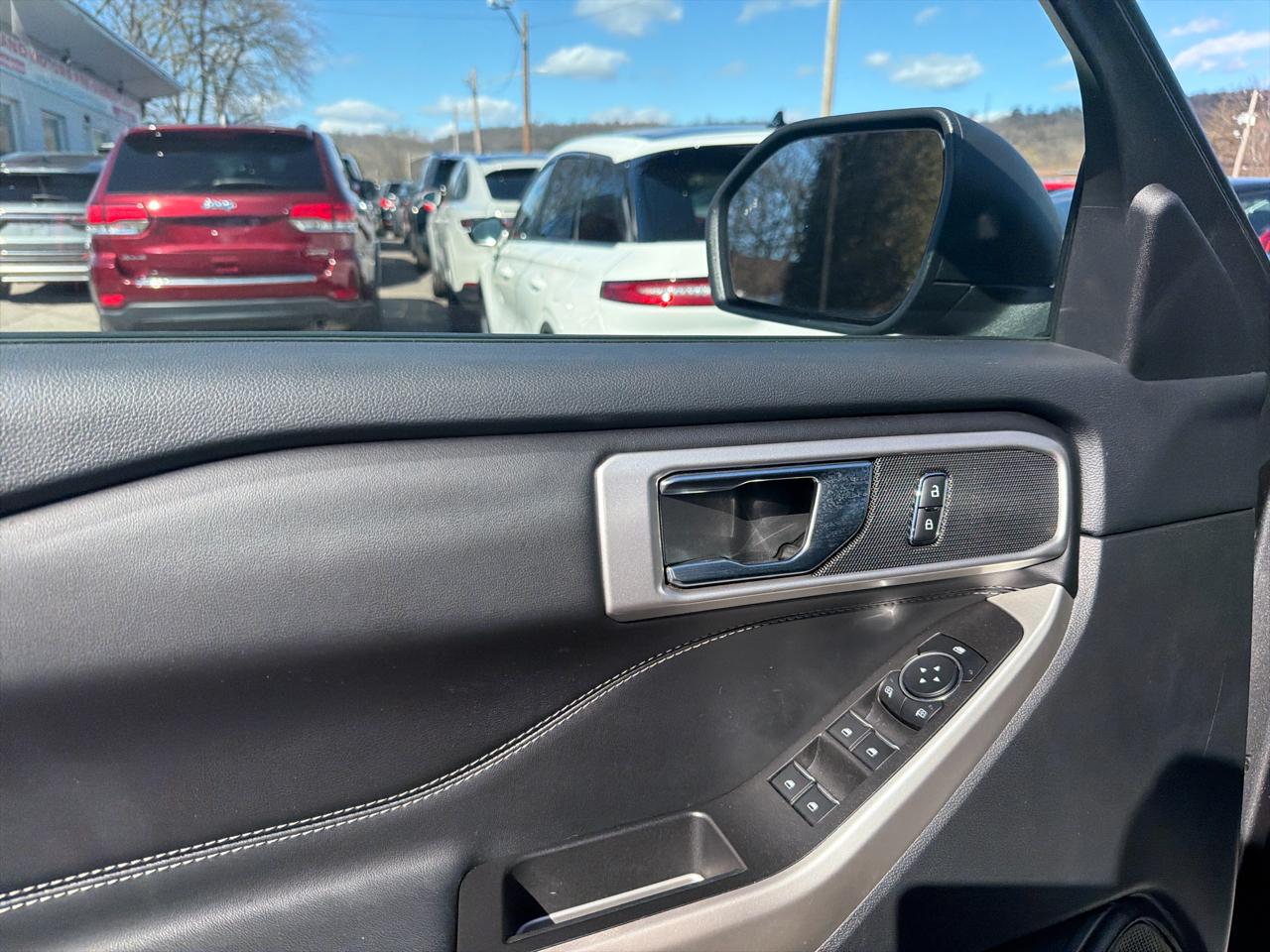 Ford Explorer XLT 2023