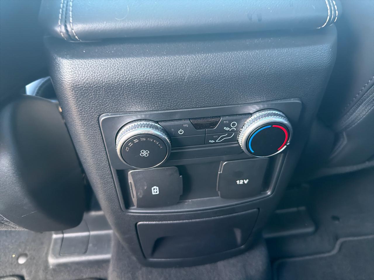 Ford Explorer XLT 2023