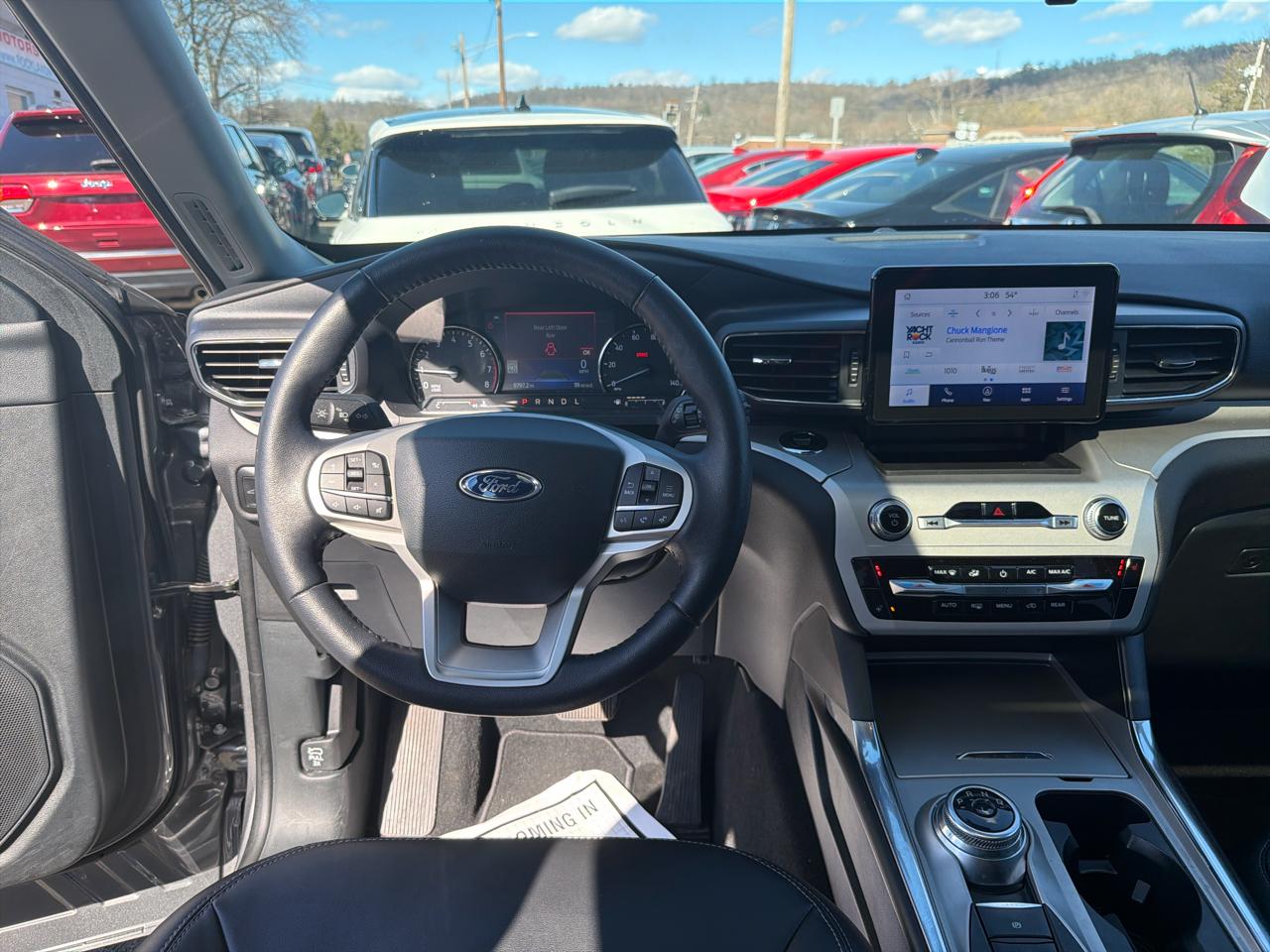 Ford Explorer XLT 2023