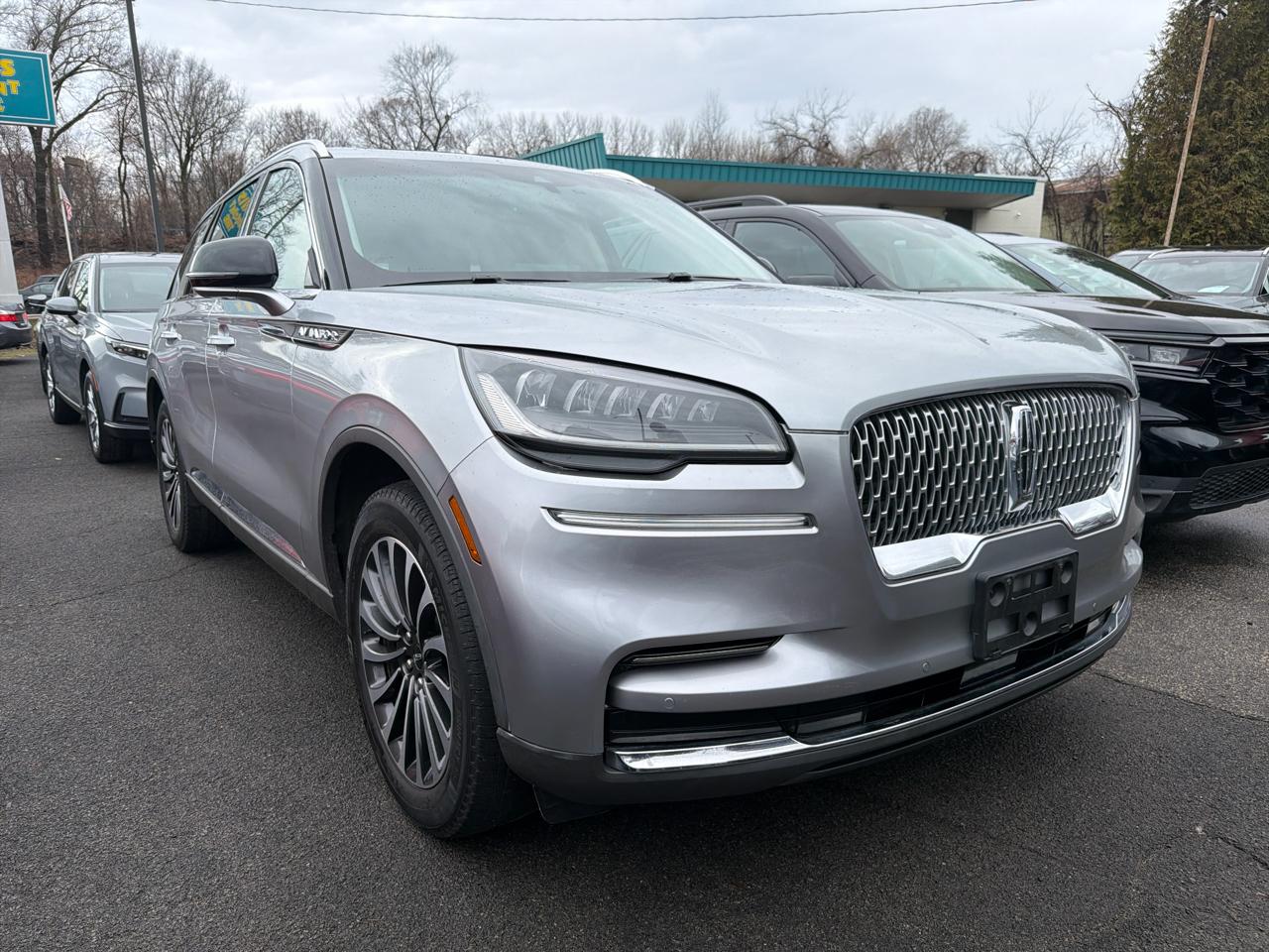 Lincoln Aviator Standard AWD 2023