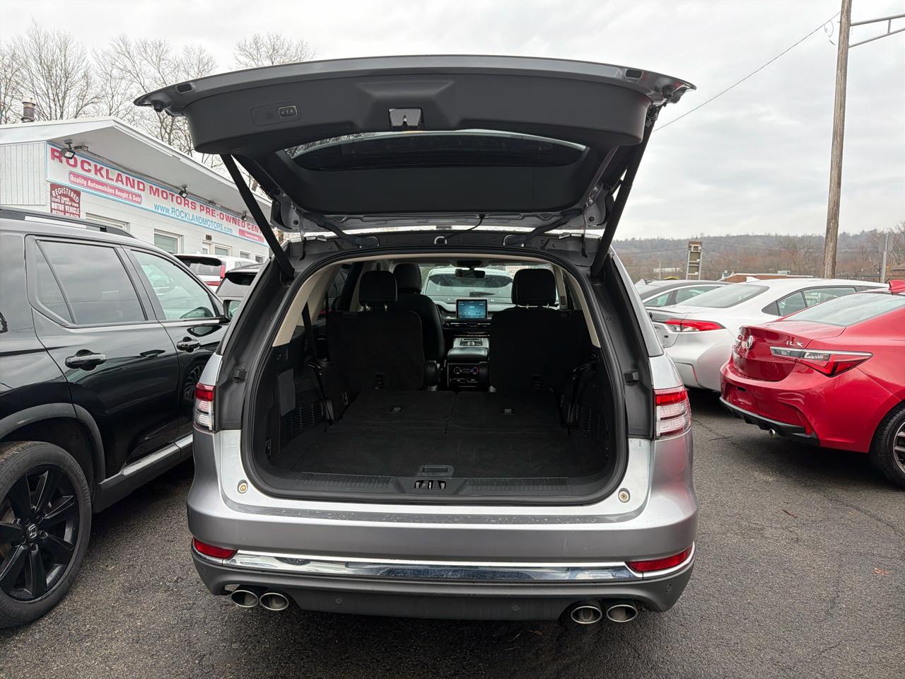 Lincoln Aviator Standard AWD 2023