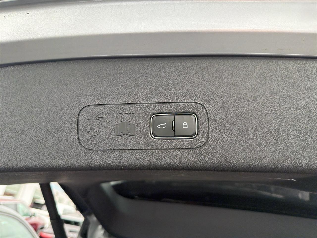 Lincoln Aviator Standard AWD 2023