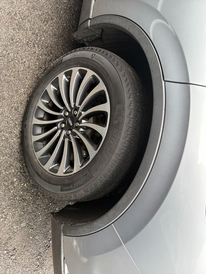 Lincoln Aviator Standard AWD 2023