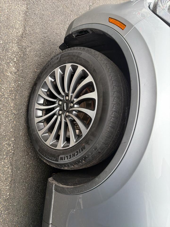 Lincoln Aviator Standard AWD 2023