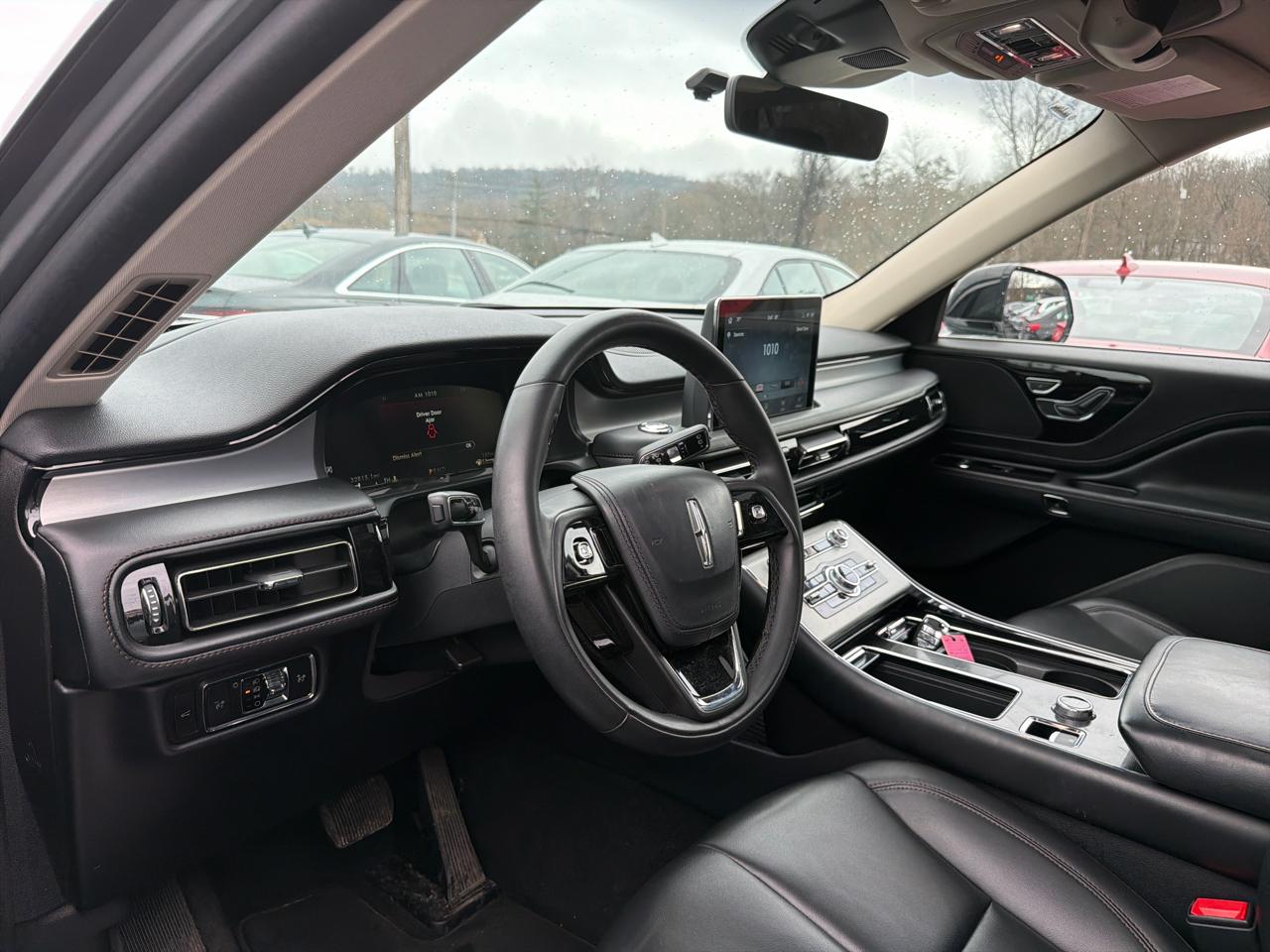 Lincoln Aviator Standard AWD 2023