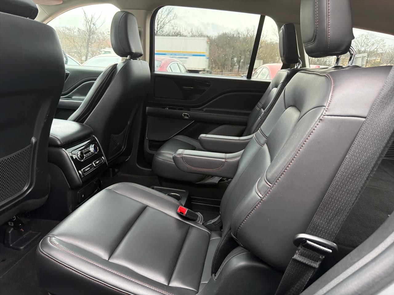 Lincoln Aviator Standard AWD 2023