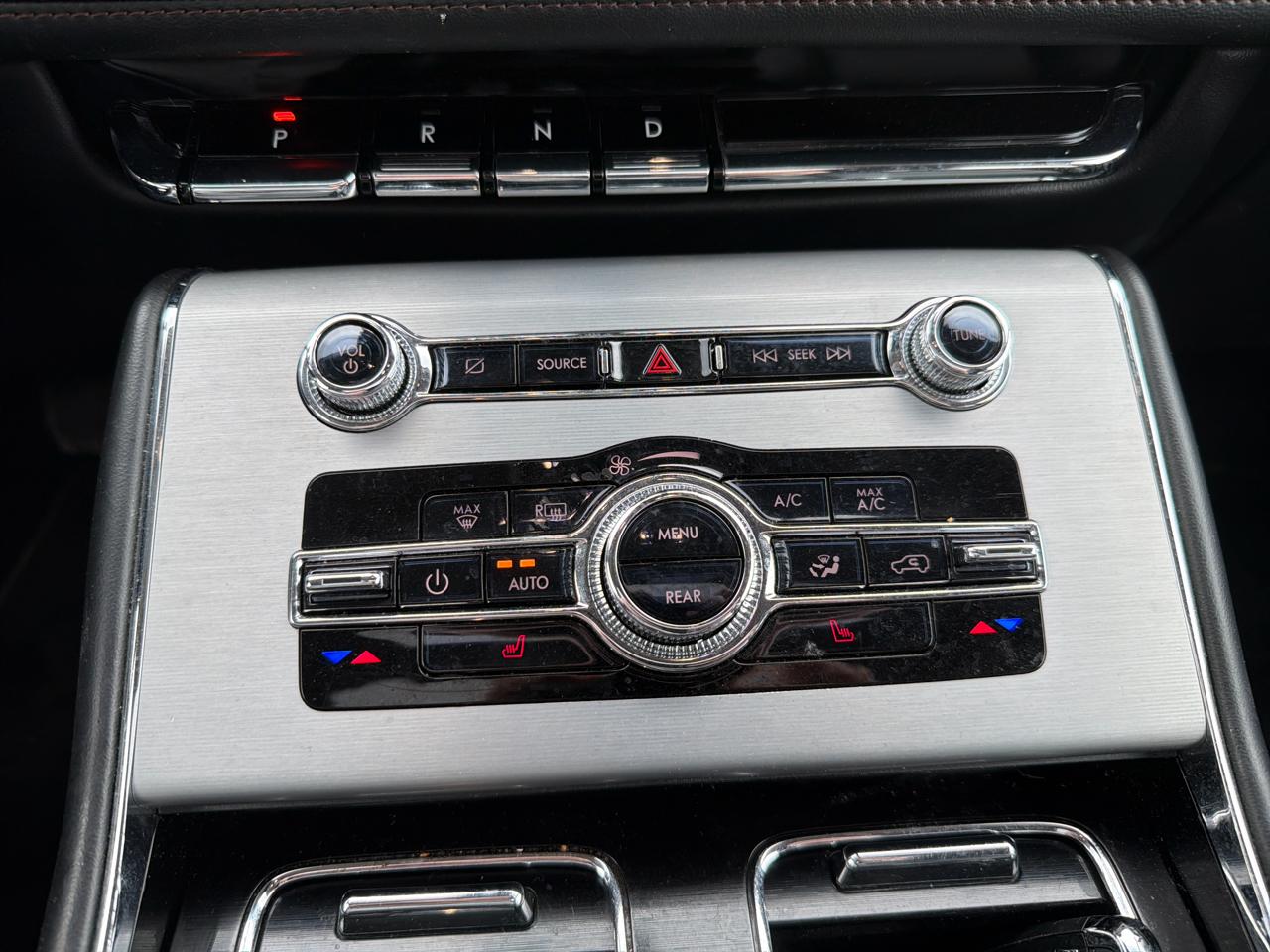 Lincoln Aviator Standard AWD 2023