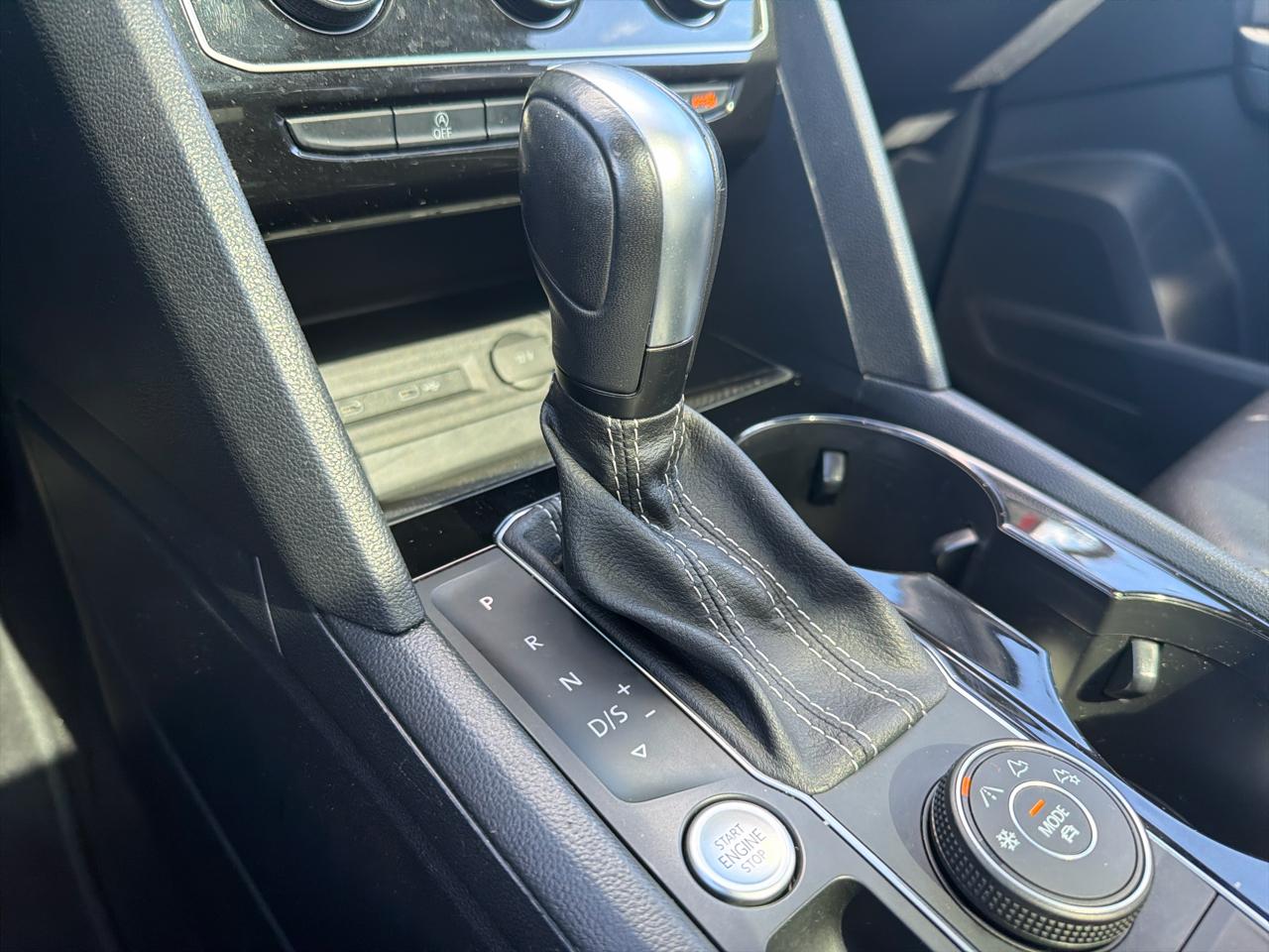 Volkswagen Atlas 3.6L V6 SE w/Technology 4MOTION 2022