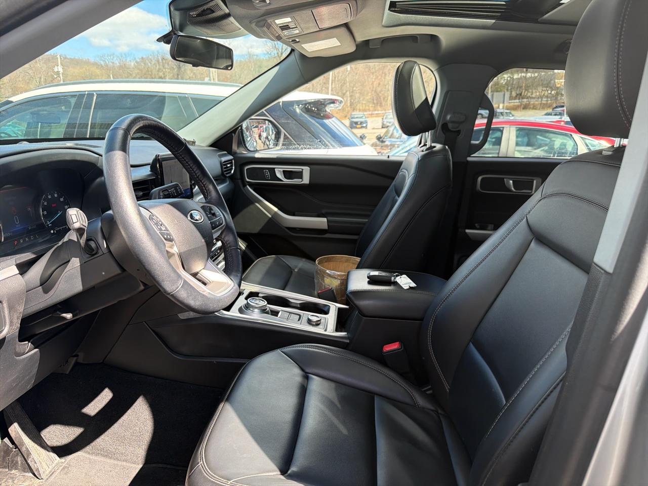 Ford Explorer XLT 4WD 2022