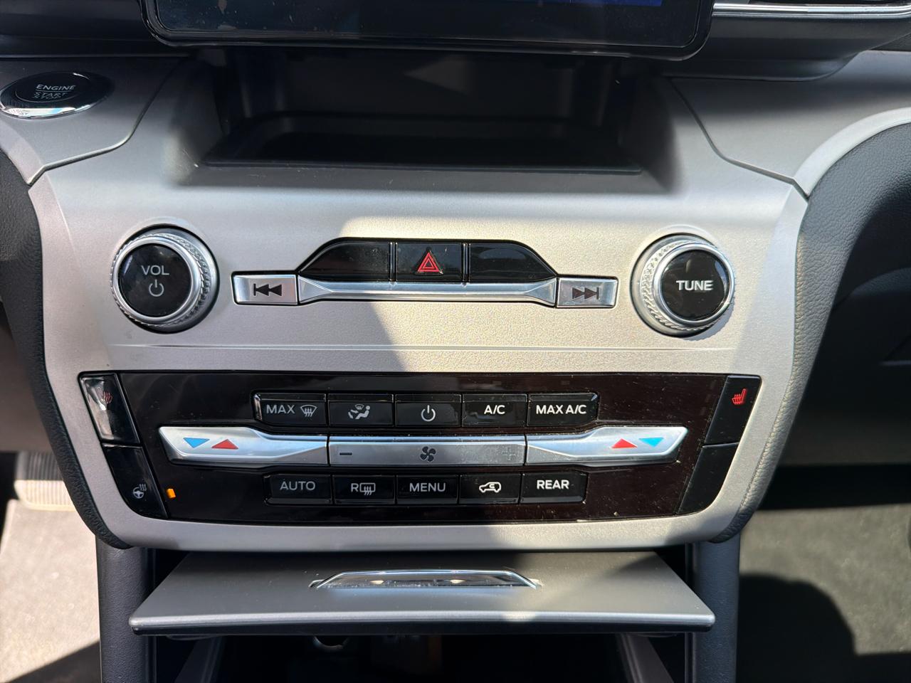 Ford Explorer XLT 4WD 2022