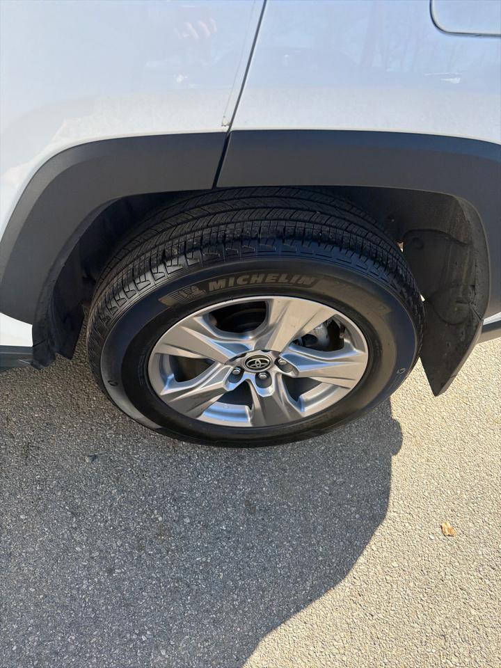 Toyota RAV4 XLE AWD (Natl) 2024