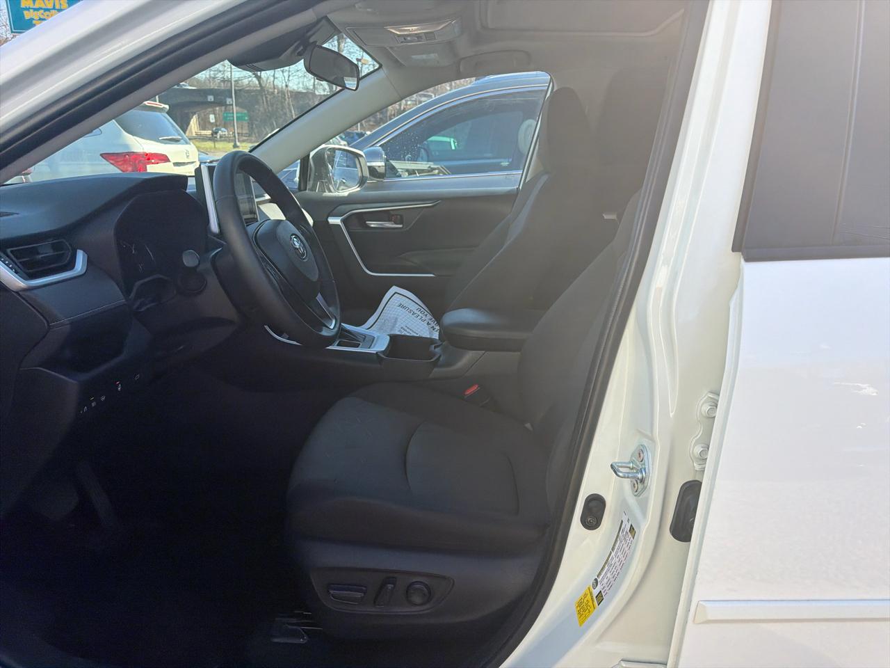 Toyota RAV4 XLE AWD (Natl) 2024