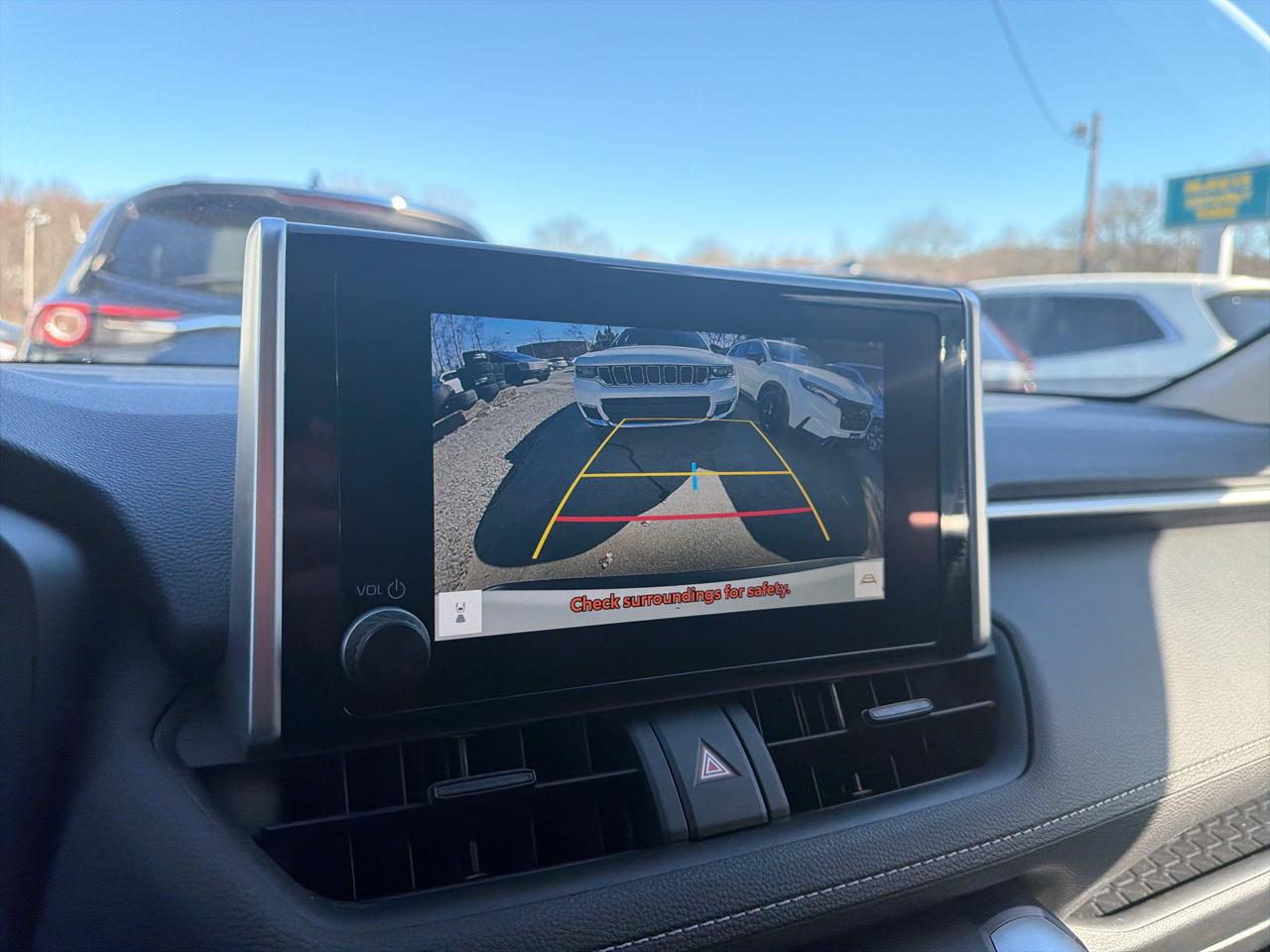 Toyota RAV4 XLE AWD (Natl) 2024