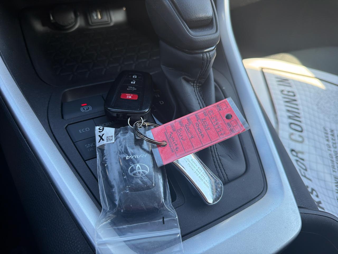 Toyota RAV4 XLE AWD (Natl) 2024