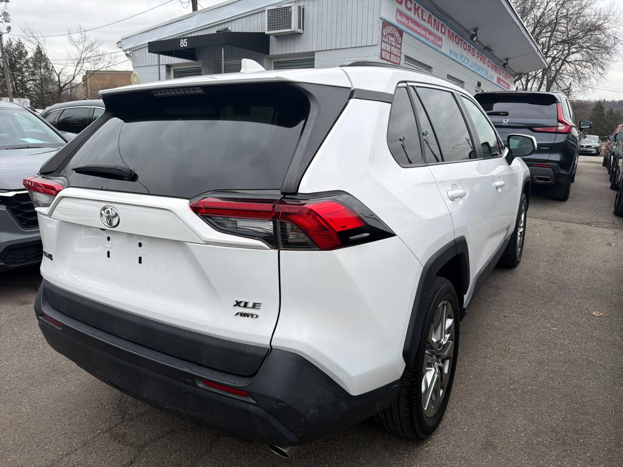 Toyota RAV4 XLE Premium AWD (Natl) 2019