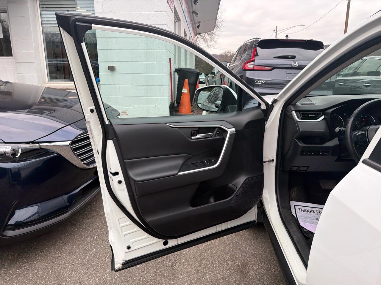 Toyota RAV4 XLE Premium AWD (Natl) 2019