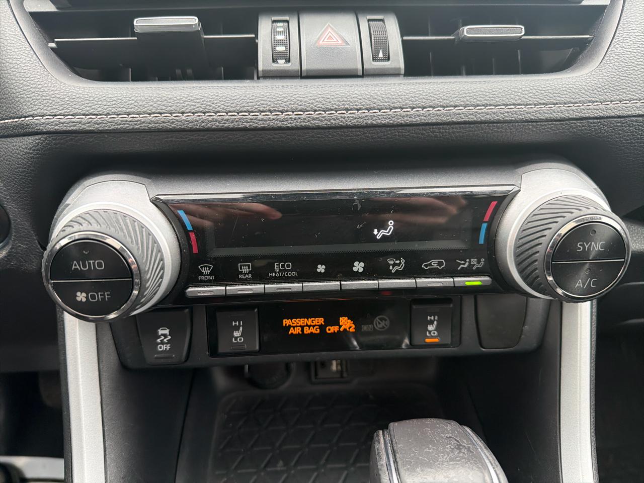 Toyota RAV4 XLE Premium AWD (Natl) 2019