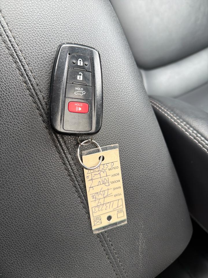 Toyota RAV4 XLE Premium AWD (Natl) 2019