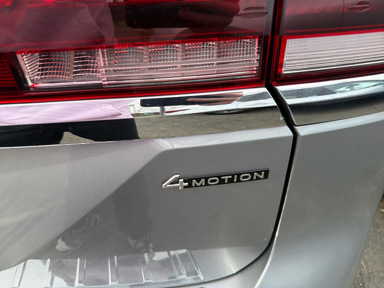 Volkswagen Atlas 2.0T SEL Premium R-Line 4MOTION 2024