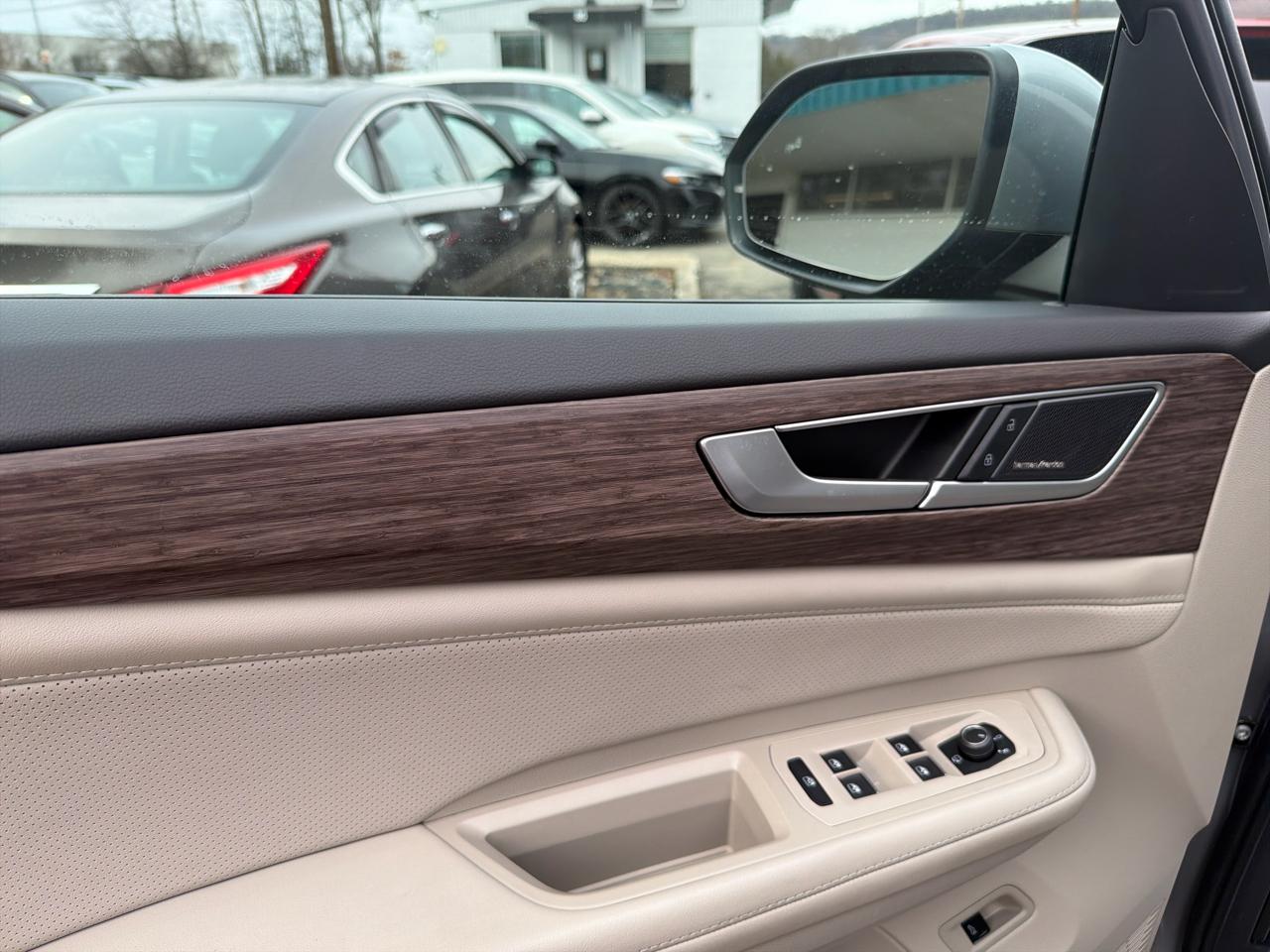 Volkswagen Atlas 2.0T SEL Premium R-Line 4MOTION 2024