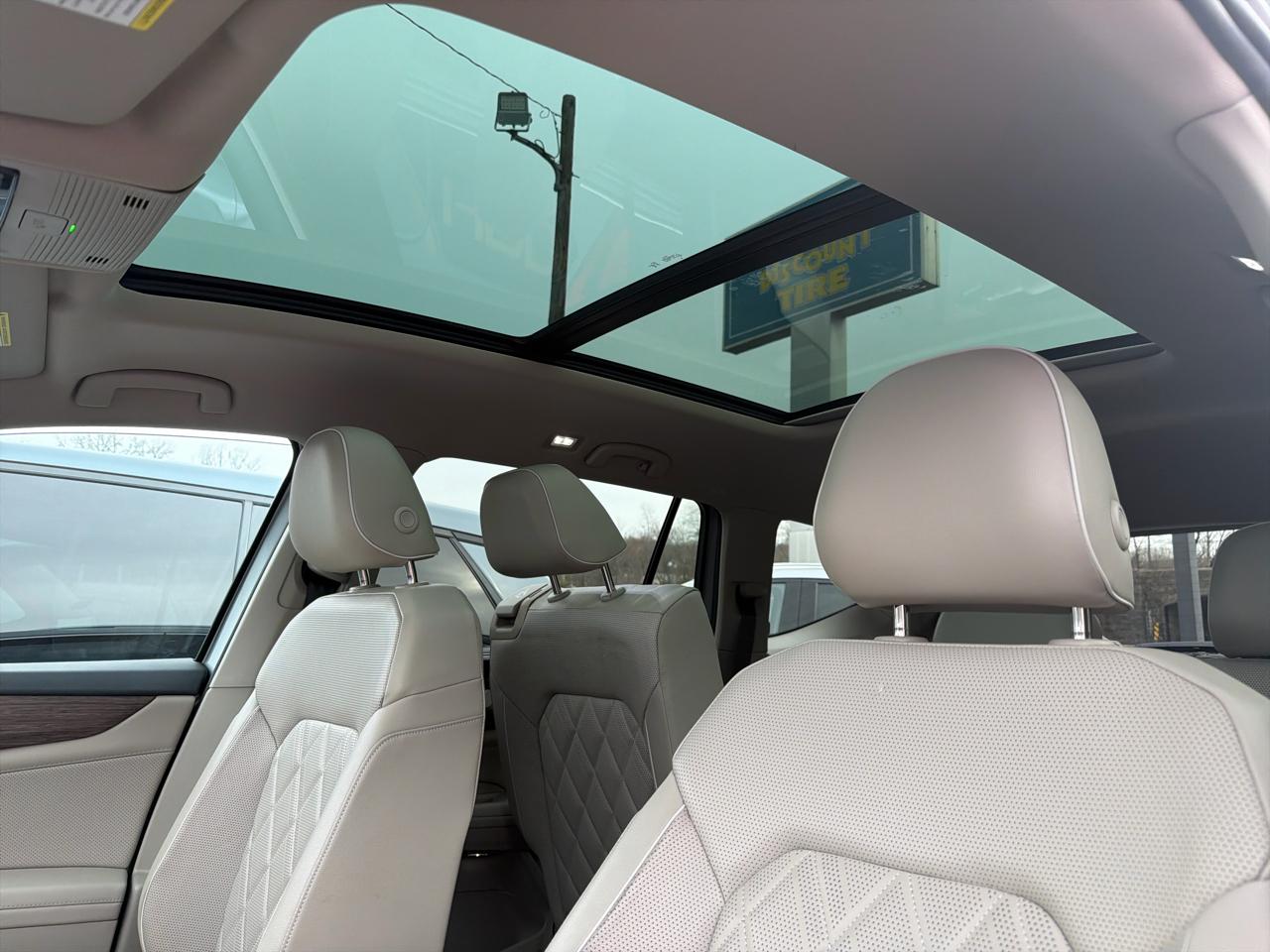 Volkswagen Atlas 2.0T SEL Premium R-Line 4MOTION 2024