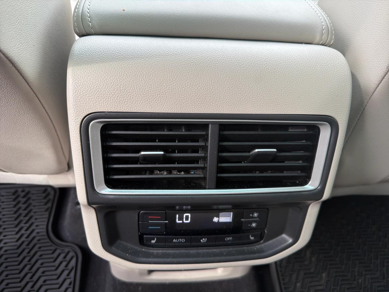 Volkswagen Atlas 2.0T SEL Premium R-Line 4MOTION 2024