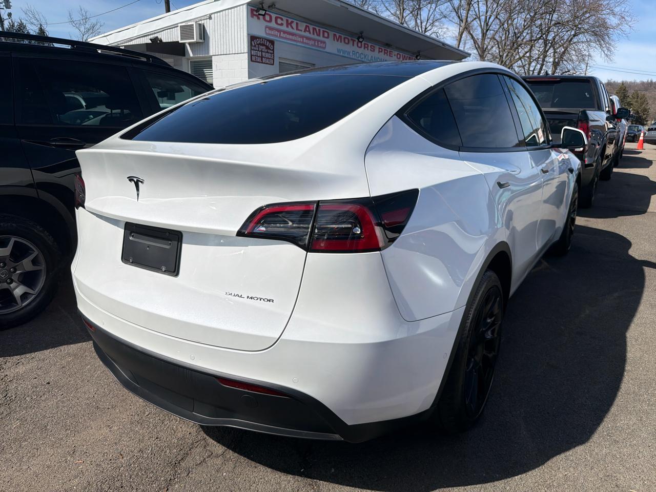 Tesla Model Y  2021