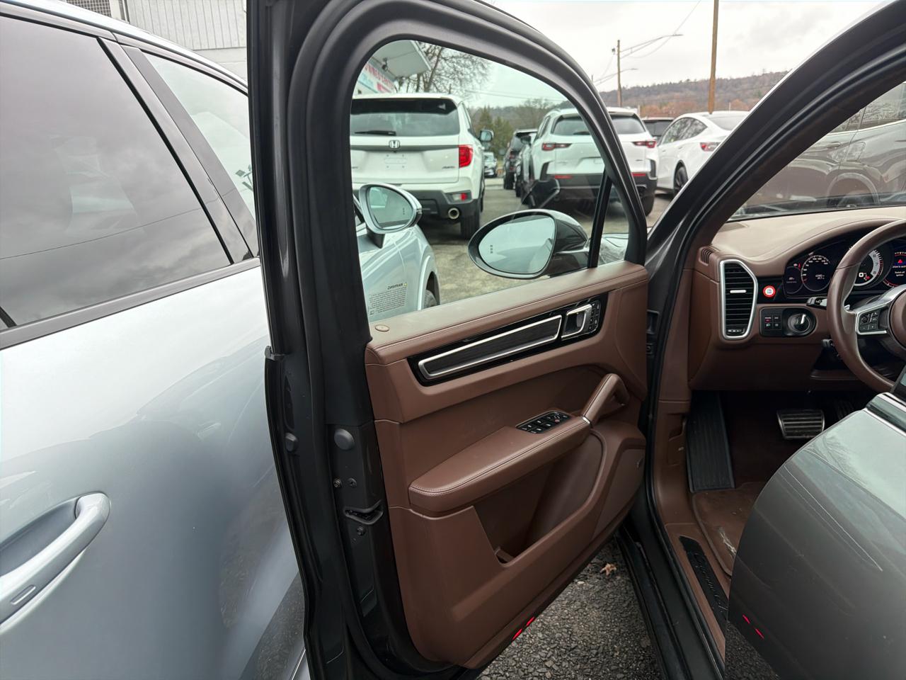 Porsche Cayenne GTS AWD 2023