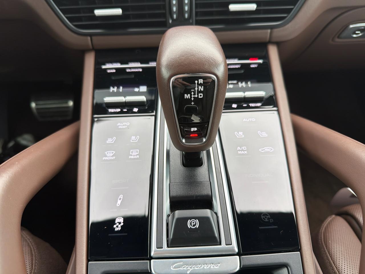 Porsche Cayenne GTS AWD 2023