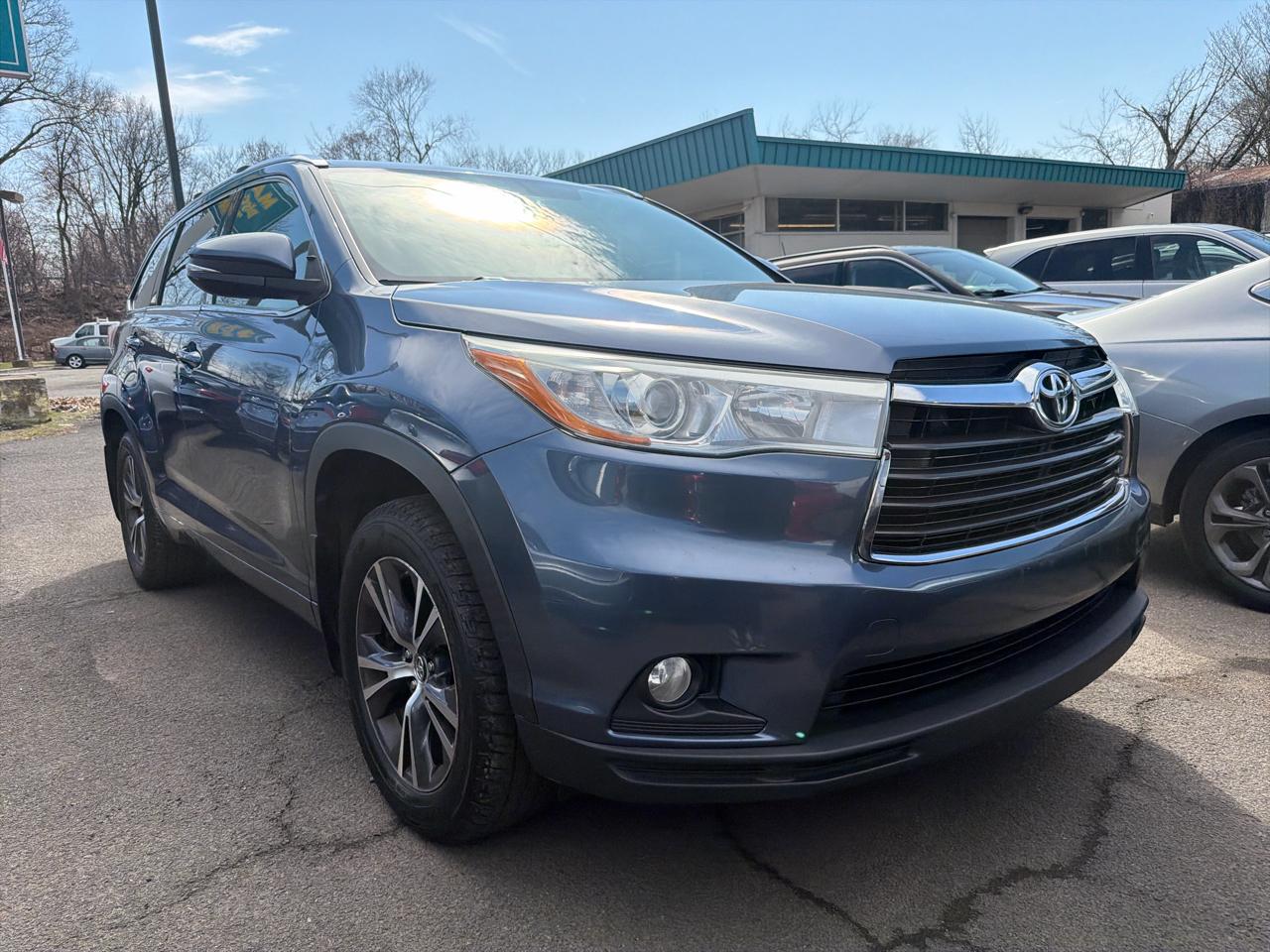 Toyota Highlander AWD 4dr V6 XLE (Natl) 2016