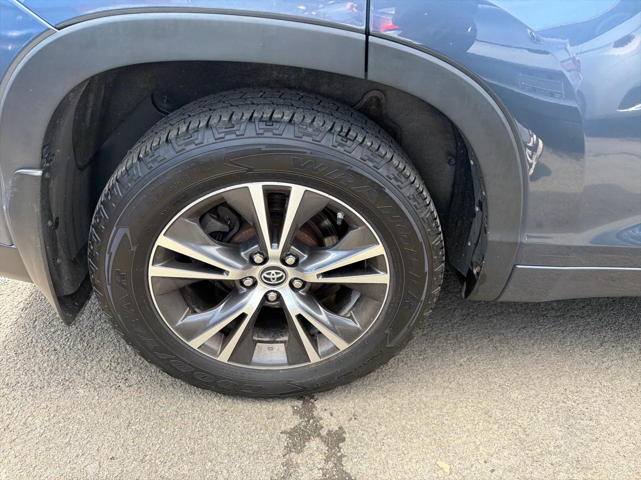 Toyota Highlander AWD 4dr V6 XLE (Natl) 2016