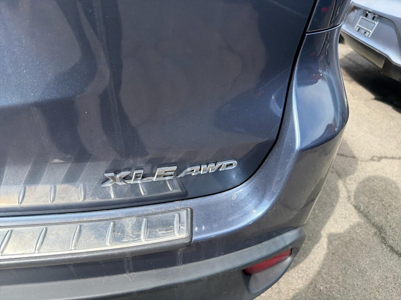 Toyota Highlander AWD 4dr V6 XLE (Natl) 2016