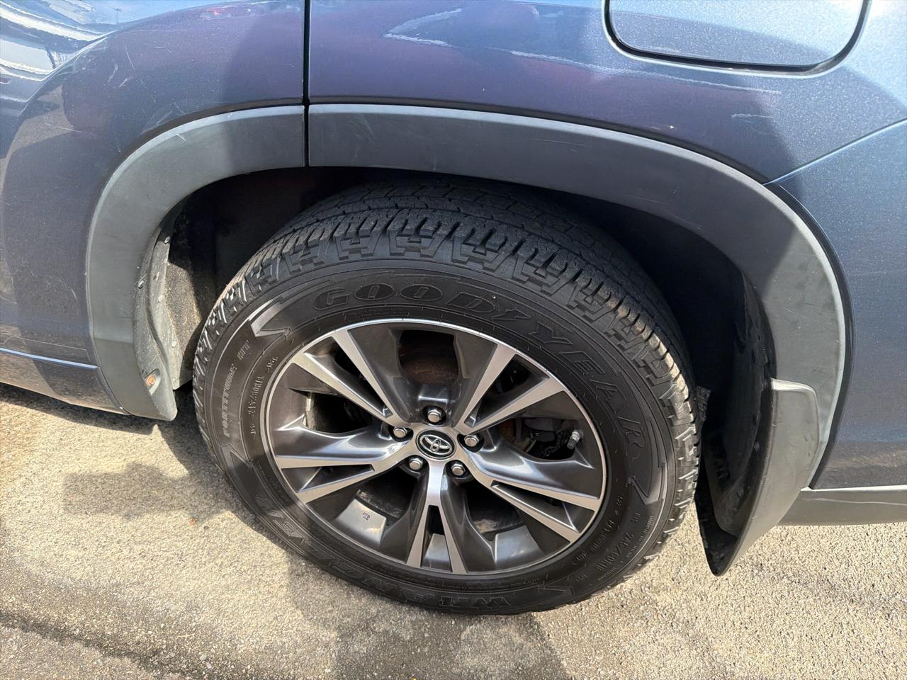 Toyota Highlander AWD 4dr V6 XLE (Natl) 2016