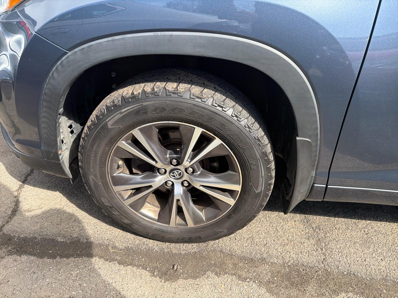 Toyota Highlander AWD 4dr V6 XLE (Natl) 2016