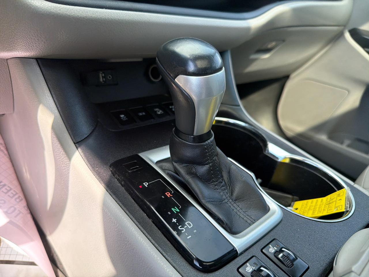 Toyota Highlander AWD 4dr V6 XLE (Natl) 2016