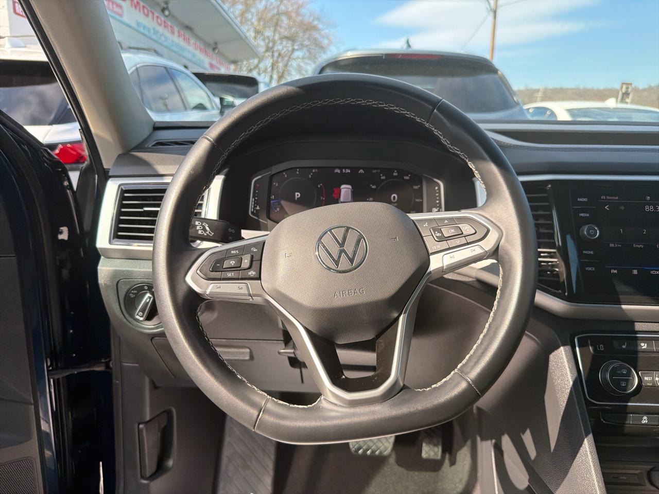 Volkswagen Atlas 3.6L V6 SE w/Technology 4MOTION 2022