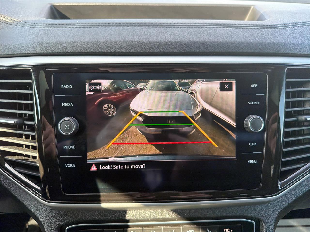 Volkswagen Atlas 3.6L V6 SE w/Technology 4MOTION 2022