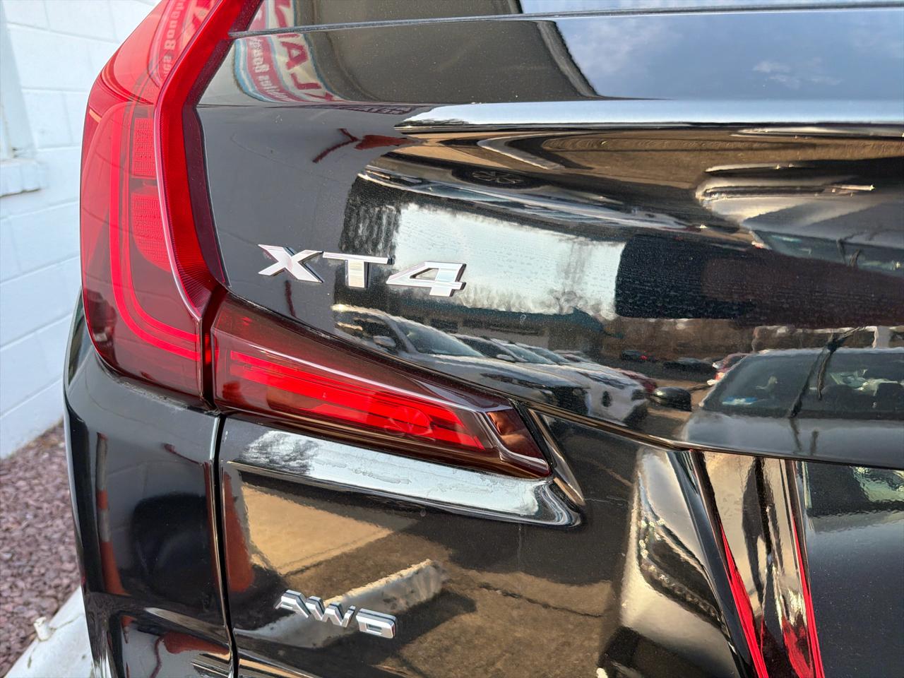 Cadillac XT4 AWD 4dr Premium Luxury 2022