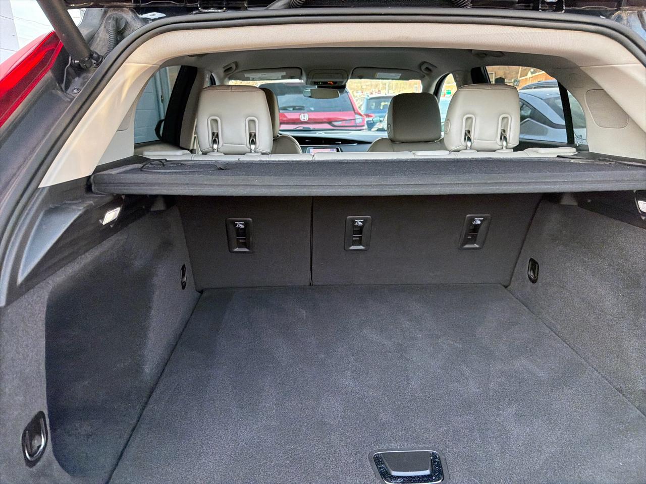 Cadillac XT4 AWD 4dr Premium Luxury 2022