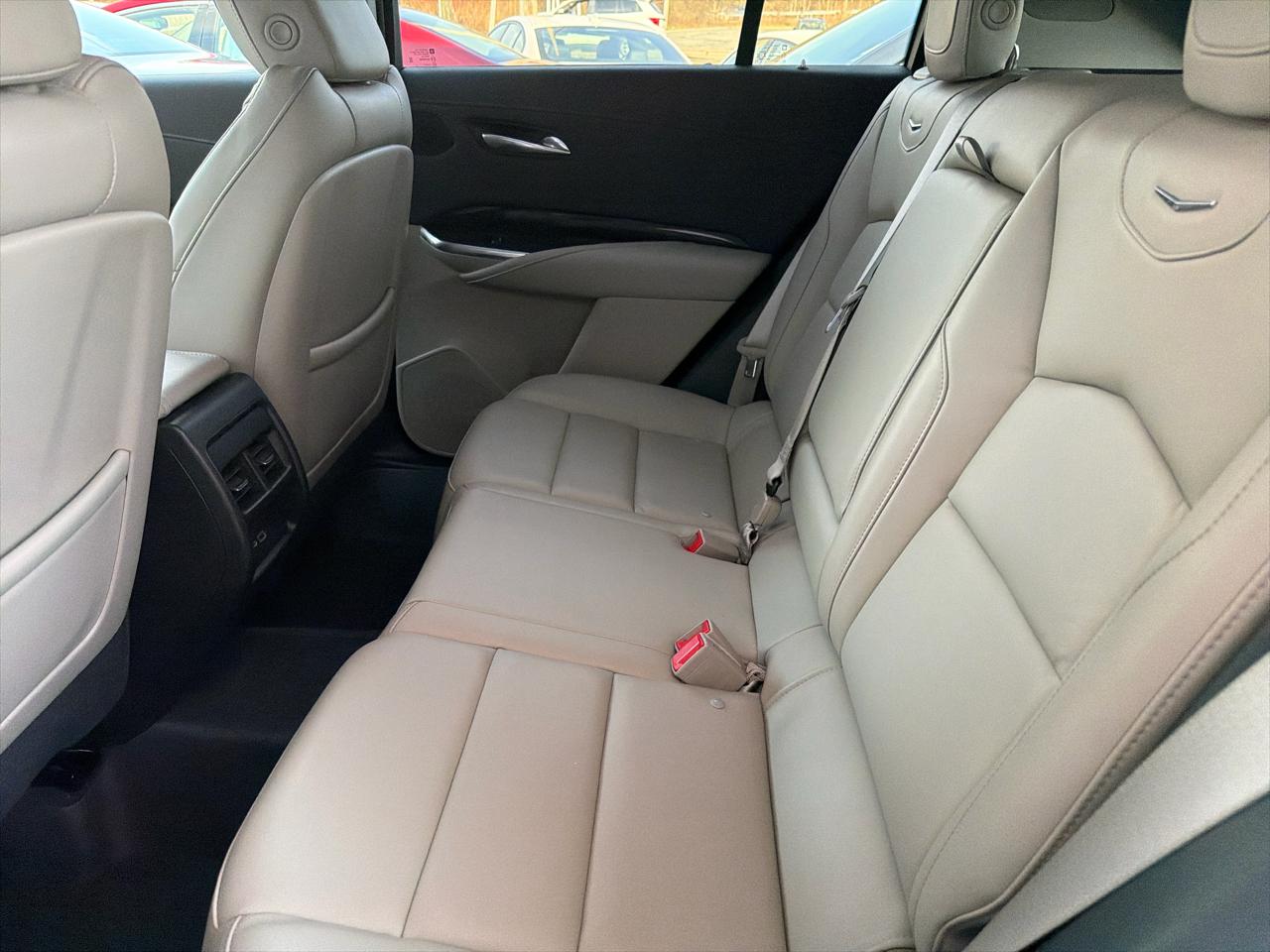 Cadillac XT4 AWD 4dr Premium Luxury 2022